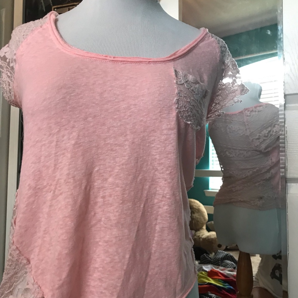 A pink lace children’s shirt
